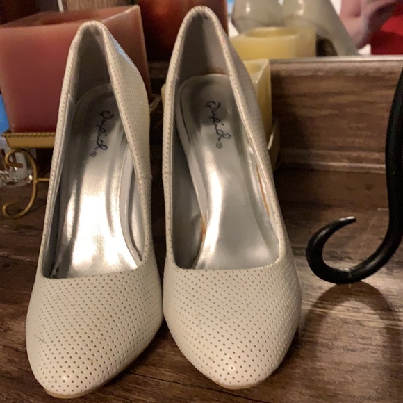 Heels - Picture 2 of 8